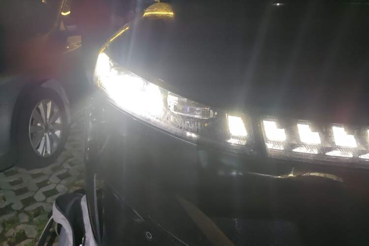 Used Dongfeng eπ eπ008 2025 636Ultra LikeYi Edition 6-Seater Right Front Headlight