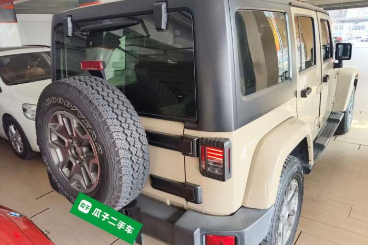 Used Jeep Wrangler 2015 3.0L Sahara Four-Door Comfort Edition
