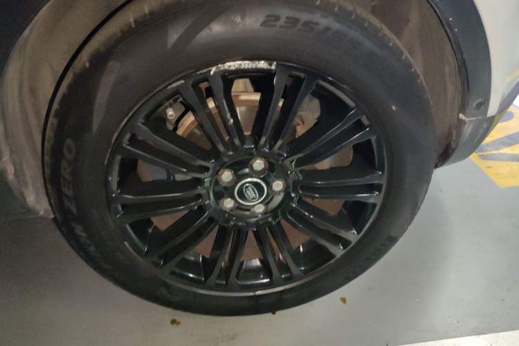 Used Land Rover Range Evoque 2012 2.0T 5-Door Ignite Edition Right Front Wheel Hub