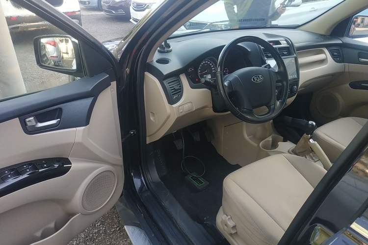 Used Kia Sportage 2013 2.0L Manual Two-Wheel Drive GL Trim