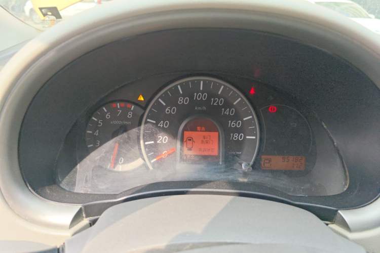 Used Nissan March 2010 1.5L Automatic Easy-Style Version
