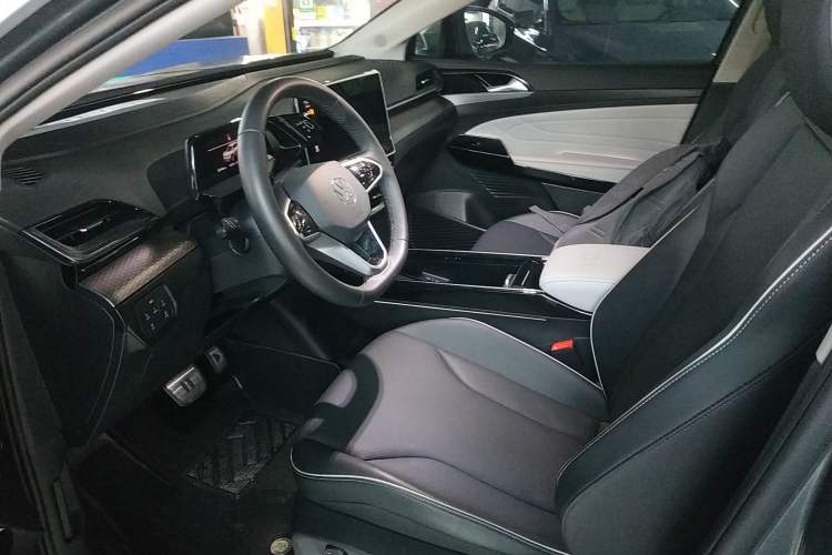 Used Volkswagen ID.6 X 2023 Pure Long-Range Version Left Front Seat