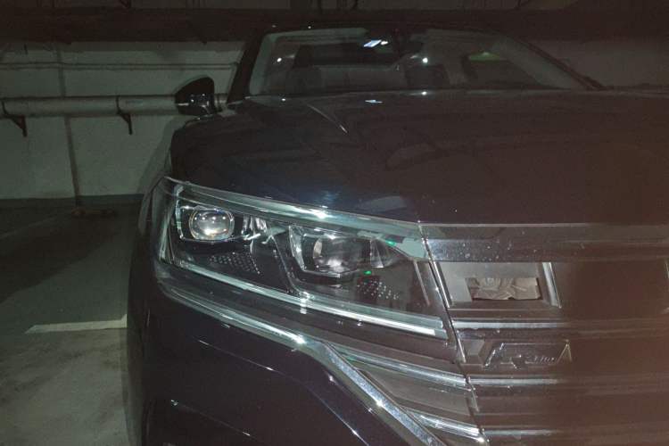 Used Volkswagen Touareg 2020 2.0 TSI RuiShang Edition China VI Standard Right Front Headlight