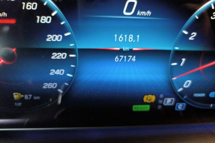 Used Mercedes-Benz GLS 2021 GLS 400 4MATIC Odometer Close Up