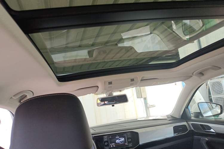 Used Volkswagen Tayron 2019 330TSI Two-Wheel Drive Luxury Model China VI Standard Headliner