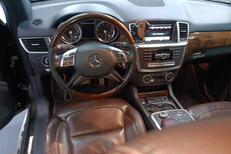 Used Mercedes-Benz M-Class 2014 ML 400 4MATIC Luxury Model