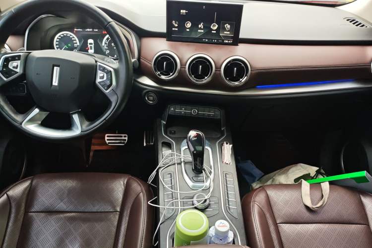 Used Wey VV6 2018 2.0T Two-Wheel-Drive Ultra-Luxury Version China V Standard
