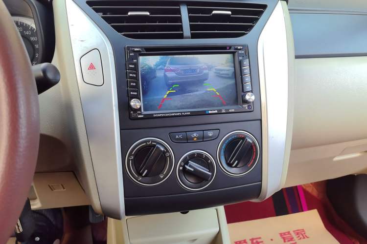 Used Venucia R50 2013 1.6L Automatic Fashion Edition