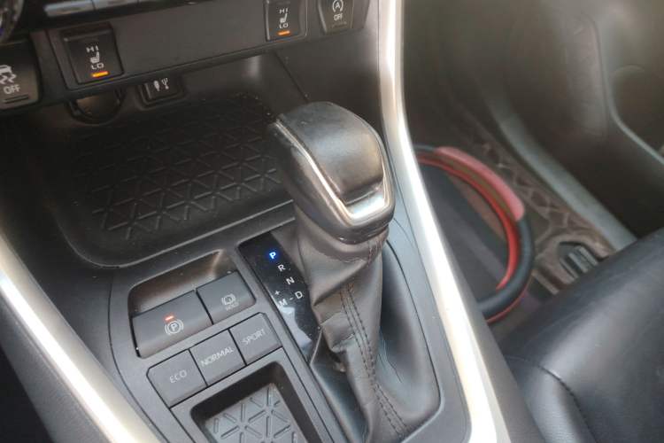 Used Toyota RAV4 2021 2.0L CVT Two-Wheel Drive Fashion PLUS Edition