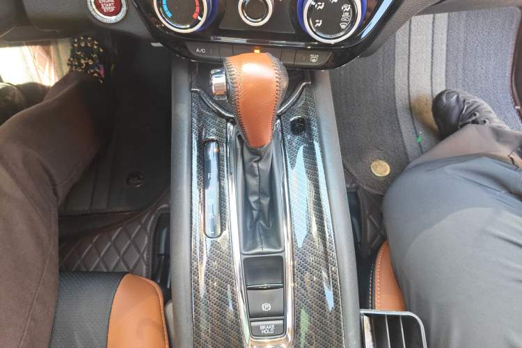 Used Honda Vezel 2017 1.8L CVT Front-Wheel Drive Pioneer Edition
