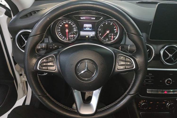 Used Mercedes-Benz GLA 2018 GLA 200 Fashion Model
