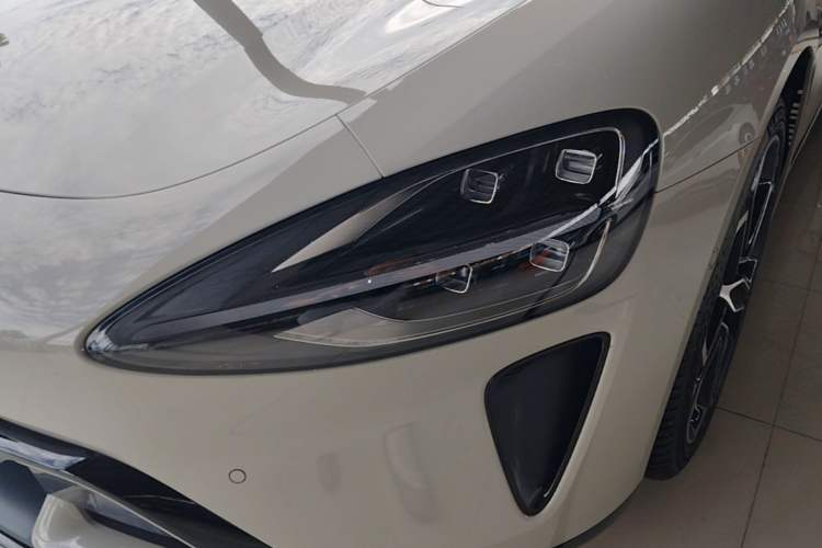 Used Xiaomi Auto SU7 2024 Rear-Drive Long-Range Intelligent Driving Version