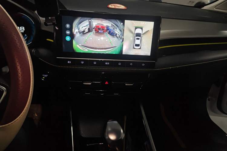 Used Roewe i5 2021 1.5L CVT Diamond Edition