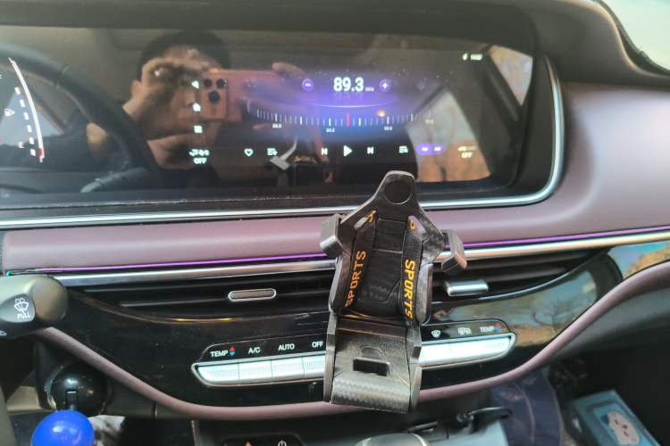 Used GAC Trumpchi M6 2023 PRO 270T DCT Luxury Edition Audio And AC Panel