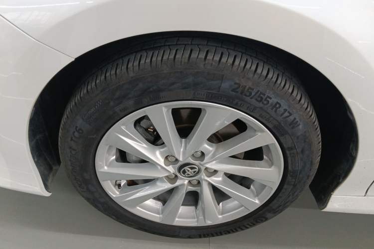 Used Toyota Camry 2021 2.0G Luxury Edition
