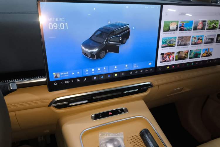 Used VOYAH Dream 2025 PHEV Four-Wheel-Drive Flagship Kunpeng Edition
