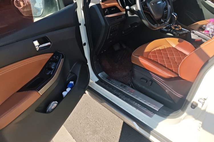 Used Venucia T70 2018 2.0L CVT Smart Enjoyment Sport Edition Driver Seat