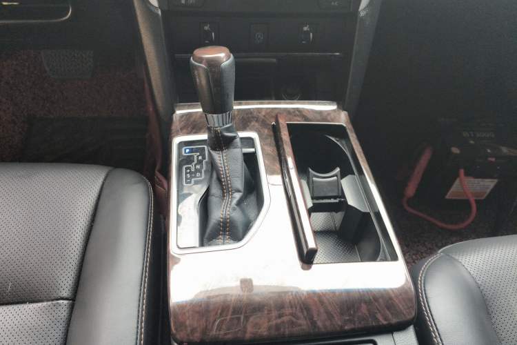 Used Toyota Camry 2016 2.0G 10th Anniversary Leading Edition