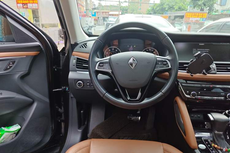 Used BORGWARD BX7 2016 28T Two-Wheel Drive Luxury Version 5 Seats
