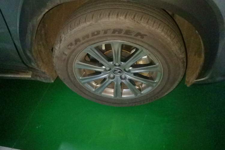 Used Lexus NX 2020 300h Front-Drive FENGSHANG Version China VI Standard Right Front Wheel Hub