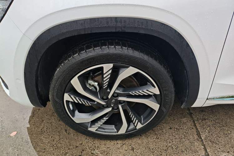 Used Geely Auto Monjaro L 2021 2.0TD DCT EVO Two-Wheel Drive Smart Luxury Version Left Front Wheel Hub