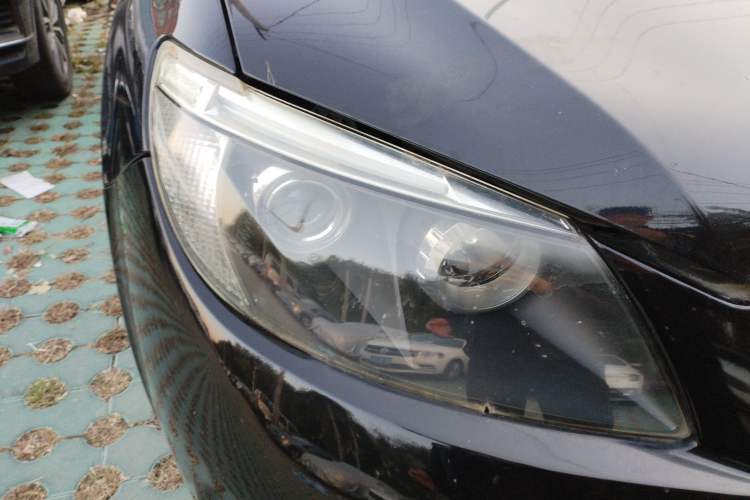 Used BYD S6 2014 1.5TI Manual Luxury 5-Seater Right Front Headlight