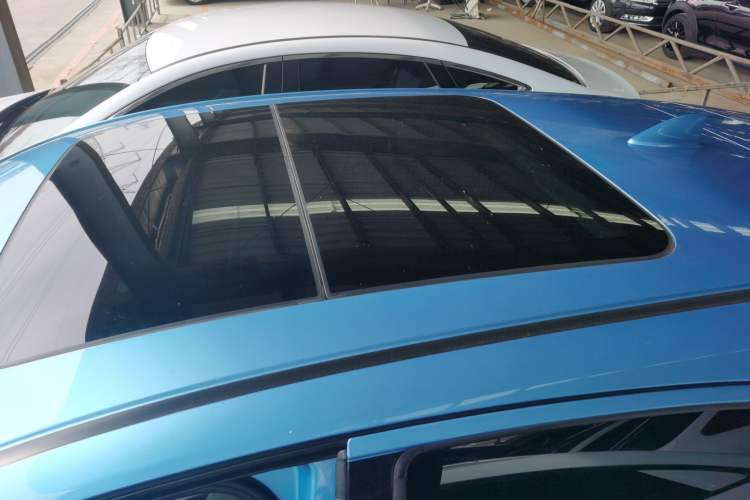 Used Everus VE-1 2020 Luxury Edition Roof