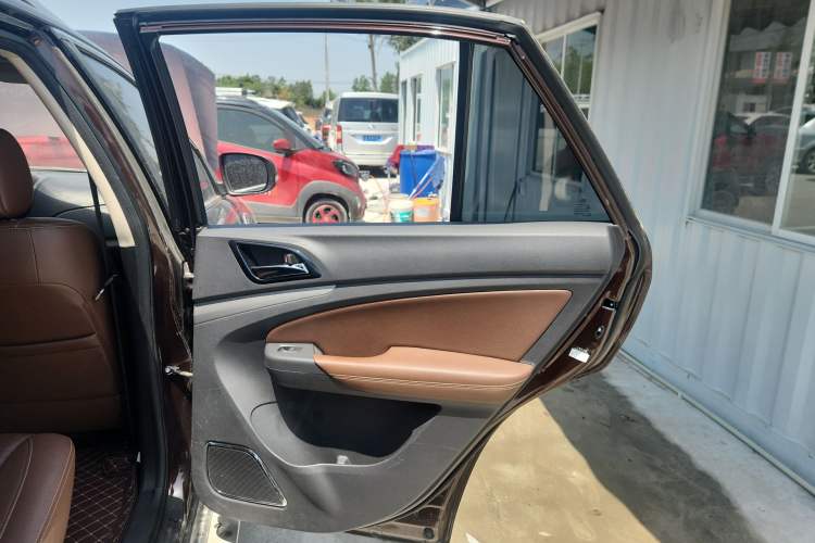 Used BYD S7 2015 2.0T Upgraded Automatic Luxury Version
