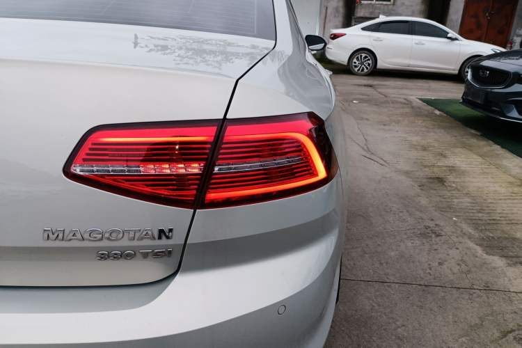 Used Volkswagen Magotan 2019 330TSI DSG Luxury Version China VI Standard
