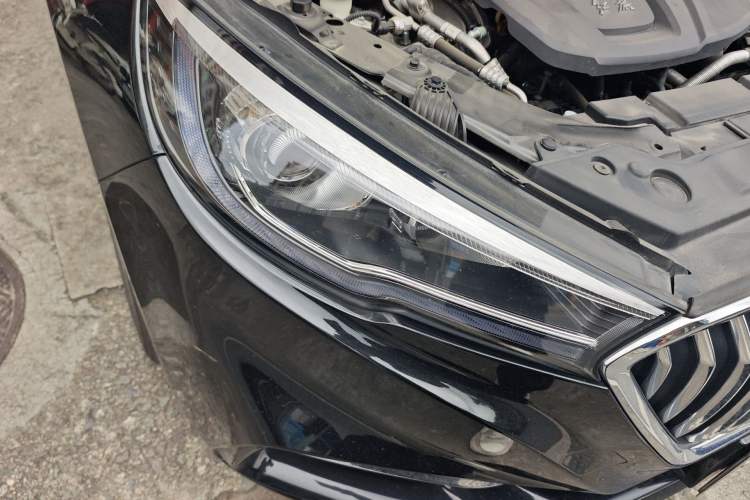 Used Hongqi H5 2022 Classic Model 1.5T DCT Flagship Edition Right Front Headlight