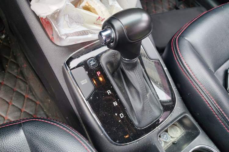 Used Kia K3 2016 1.6L Automatic GLS Gear Lever