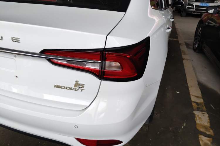 Used Roewe i5 2020 1.5L Automatic 4G Connect Luxury Flagship Edition

