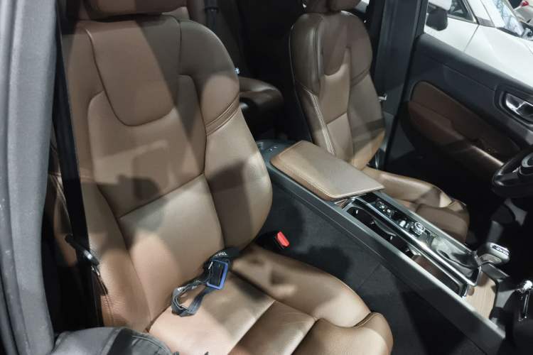 Used Volvo XC60 2021 T5 4x4 Smart Luxury Edition