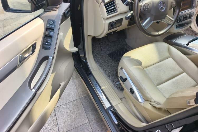 Used Mercedes-Benz R-Class 2011 R 300 L Business Model