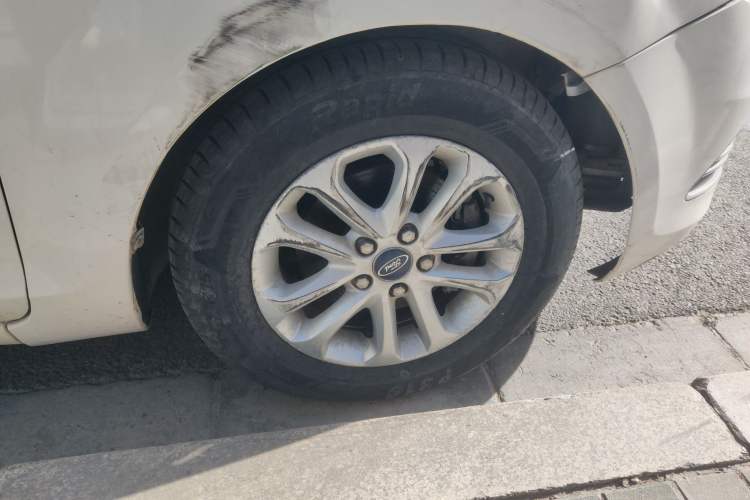 Used Ford Focus 2013 Hatchback Classic 1.8L Automatic Base Model