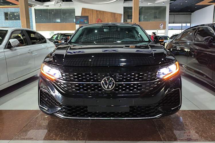 Used Volkswagen Passat 2025 Outstanding Model 330TSI Starry Elite Edition
