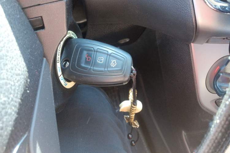 Used Ford Focus 2012 Sedan 1.6L Automatic Fashion Edition