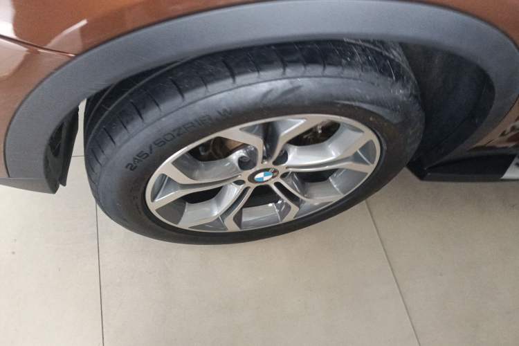 Used BMW X3 2014 xDrive20i X Design Package Left Front Wheel Hub