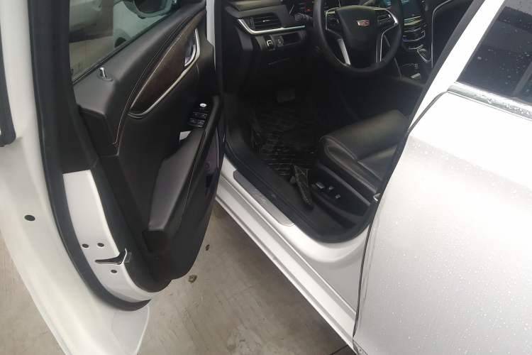 Used Cadillac XTS 2018 28T Elite Edition Driver Seat