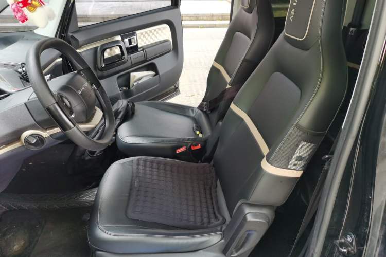 Used Baojun KiWi EV 2021 Artist Model Lithium Iron Phosphate
