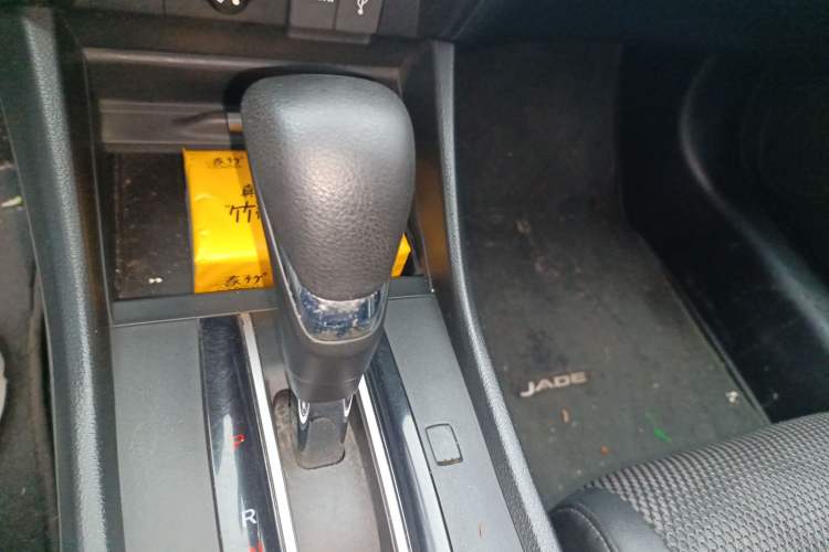 Used Honda Jade 2013 1.8L automatic Comfort version 5 seats Gear Lever