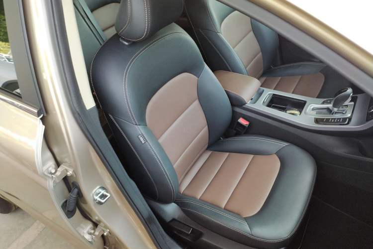 Used Geely Auto Emgrand GL 2018 1.4T DCT Prestige Smart Connectivity Version Right Front Seat