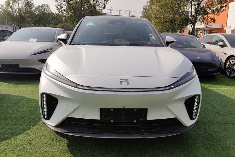 Used Rising R7 2023 Rear-Drive Screen King Edition