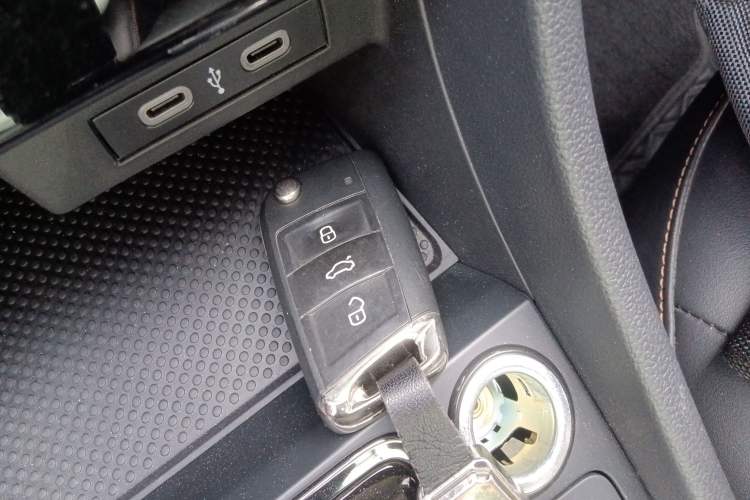 Used Volkswagen Bora 2023 200TSI DSG YueXing PRO Edition Vehicle Key