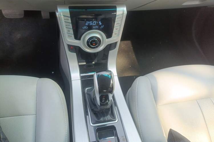 Used Luxgen 5 2014 Honor Navigation Edition 1.8T Automatic Luxury Model