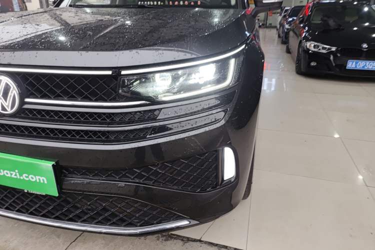 Used Volkswagen Tavendor 2024 380TSI All-Wheel Drive R-Line Cruise Edition