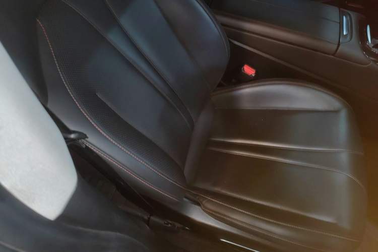 Used XPeng P7 2020 Rear-Drive Long-Range Smart Drive Version Right Front Seat