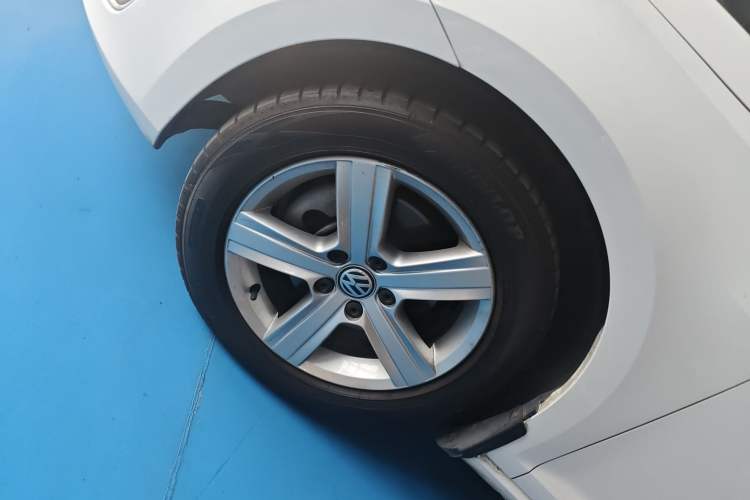 Used Volkswagen Golf 2017 1.6L Automatic Comfort Million-Vehicle Anniversary Edition