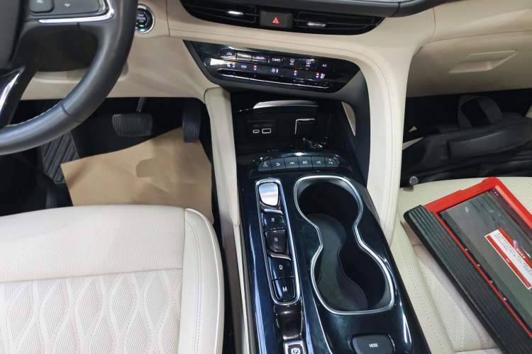 Used Buick Envision 2022 Encore Plus Avenir Aivia 7-Seater Edition Gear Lever