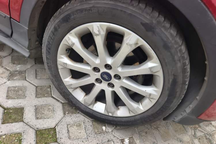 Used Ford Kuga 2013 1.6L GTDi Two-Wheel-Drive Trend Model